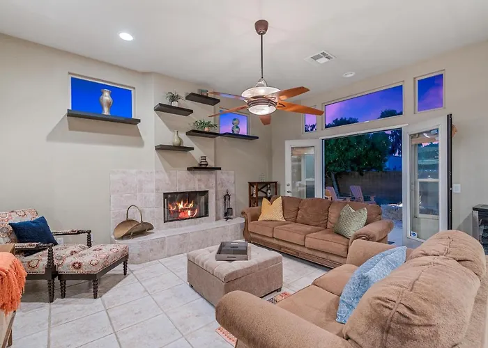 A Royal Oasis In The Desert With Pool, Spa And Epic Game Room!