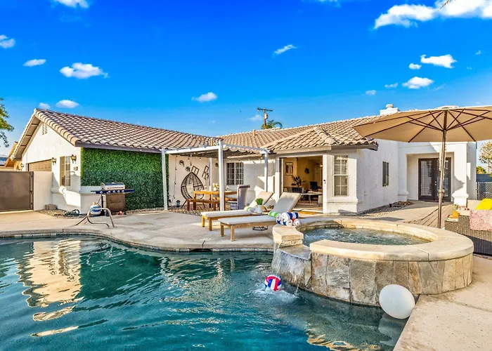 Beautiful 4Br Retreat Pool & Gameroom