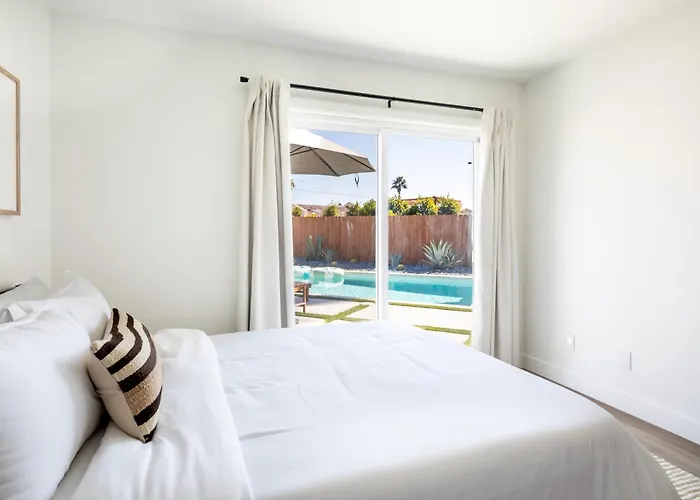 Olive Sand Desert House - Pool - Spa - Dogs - Close To All